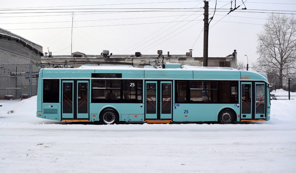 В Гродно привезли бесконтактные троллейбусы: они станут переходным звеном к электробусам
