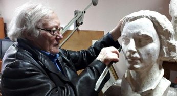 «Не только комиссарам надо памятники ставить». Гродненский скульптор ищет средства на бюст поэту Лейбе Найдус