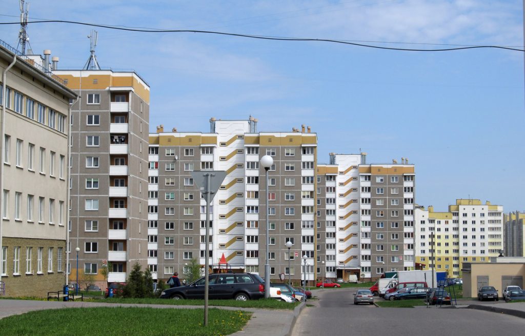 В Гродно мужчина упал с третьего этажа, встал и пошел домой