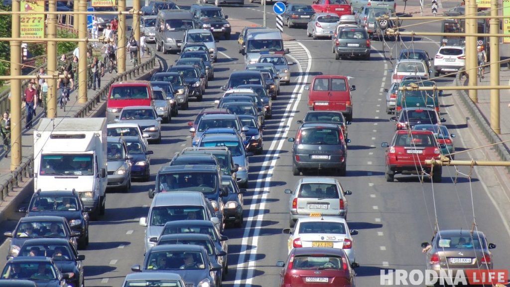 "На Западе авто лучше наших идут на свалку". Как автобизнес стал жертвой Таможенного союза Автомобили Гродно, старый мост, аўто