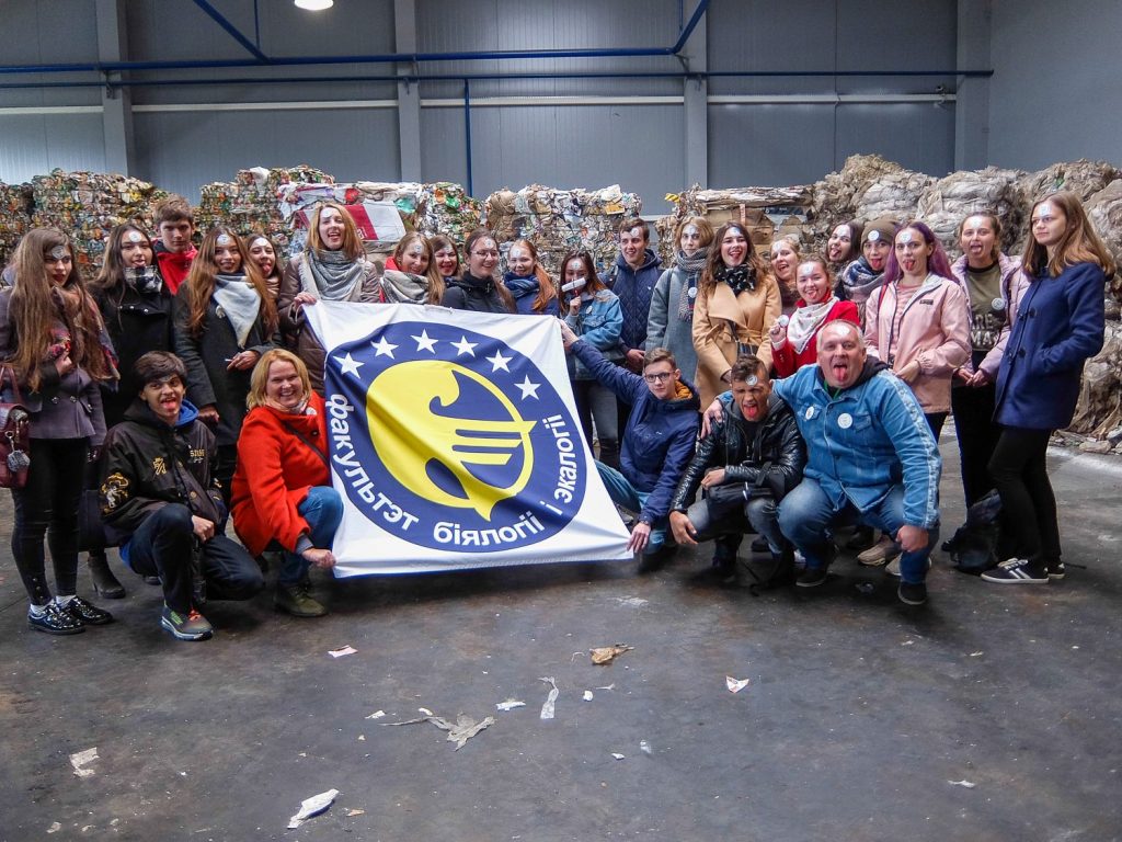 «Аз есмь эколог» клялись студенты на мусоросортировочном заводе в Гродно