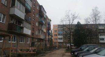 Инспекция труда — про рабочего, который упал и умер: «Рабочий погиб не из-за оборвавшейся люльки»