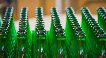 Гродненский стеклозавод вышел на прибыльную работу, купил конкурента-банкрота и не жалеет