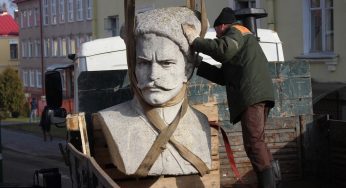Отправить в музей? В Гродно запустили петицию против Чапаева