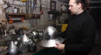 Доспехи на основе археологии: репортаж из мастерской гродненского платнера