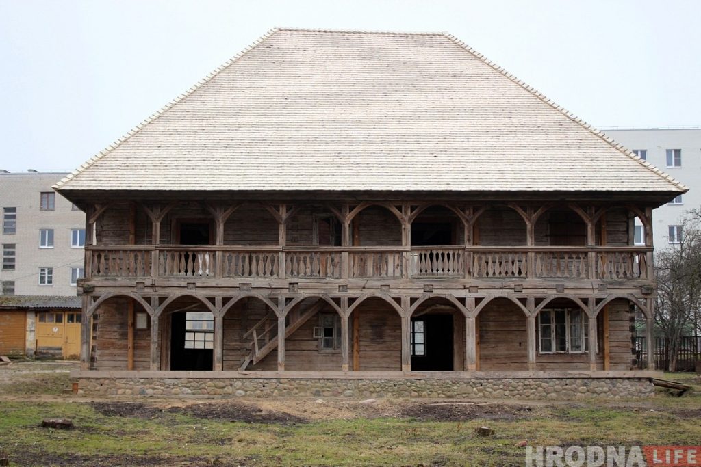 Для экскурсий открыли лямус в Гродно - самое старое деревянное здание Беларуси