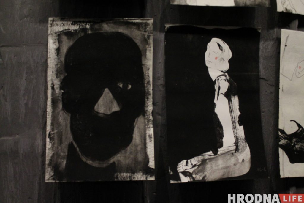 Гродненка рисовала автопортреты 365 дней подряд. Смотрите, что из этого получилось