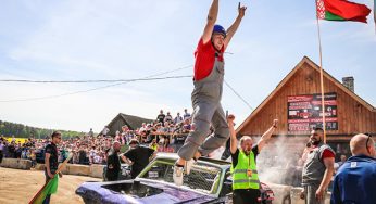 «Это было лучше, чем «Дожинки»: на автобои под Островцом пришло 2 тысячи зрителей