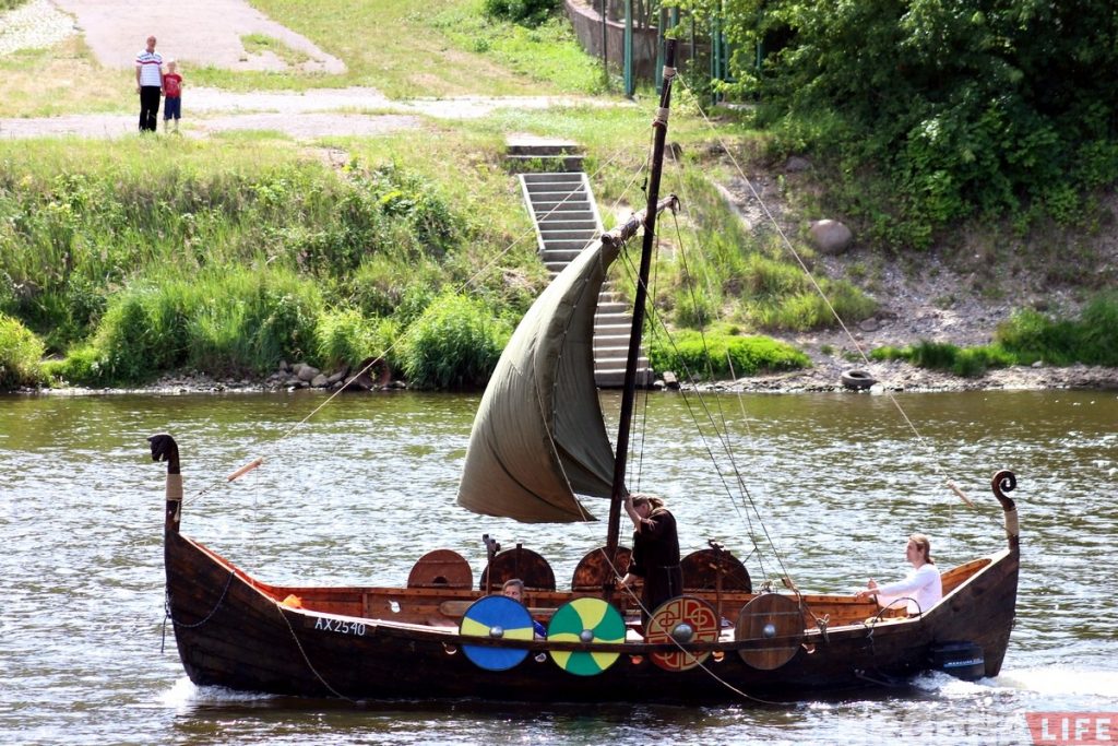 С боями, но все-таки стартовал: на Немане презентовали судоходный проект "Гарадзенскi ветразь"