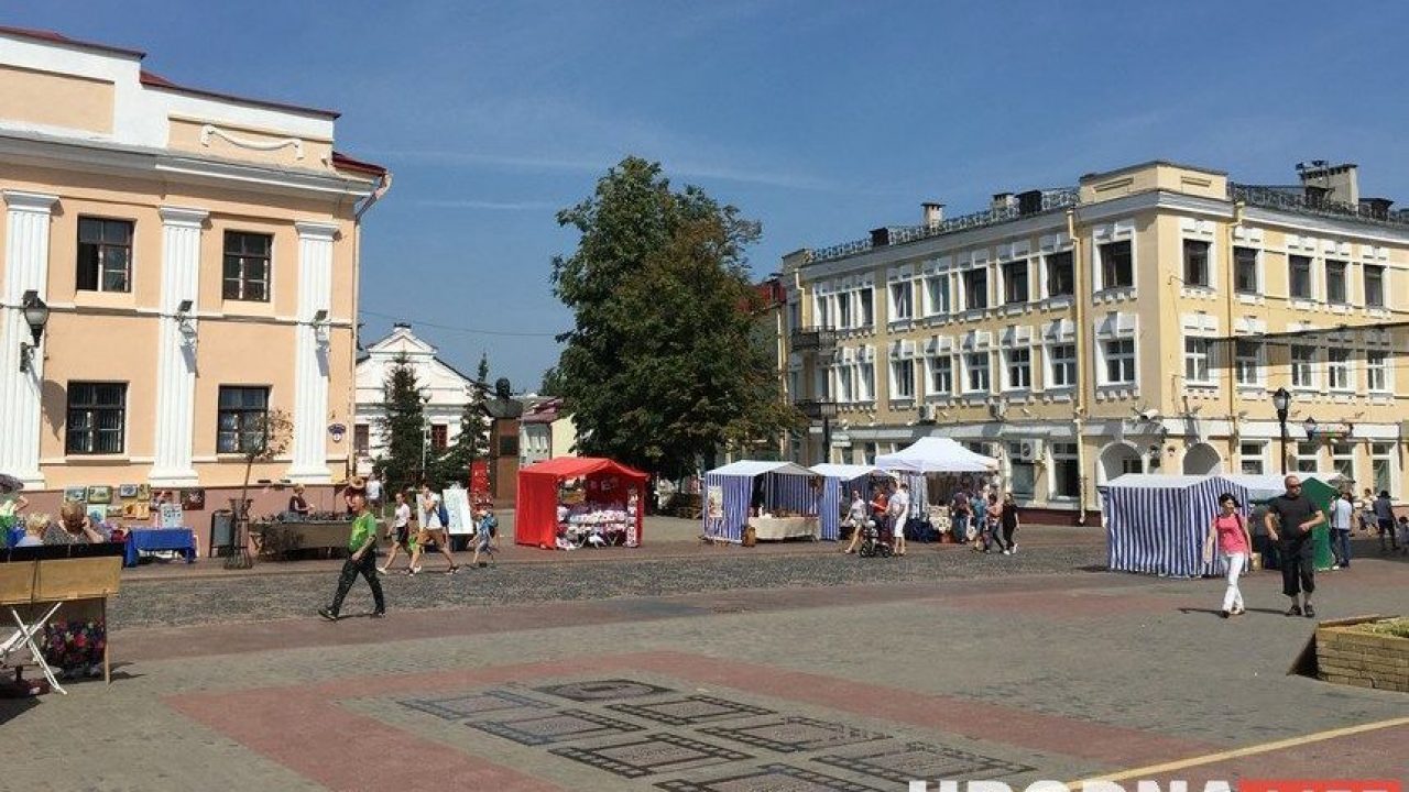 Разрешение не требуется, но есть нюансы». Почему по выходным пешеходная  Советская так похожа на рынки 90-х?