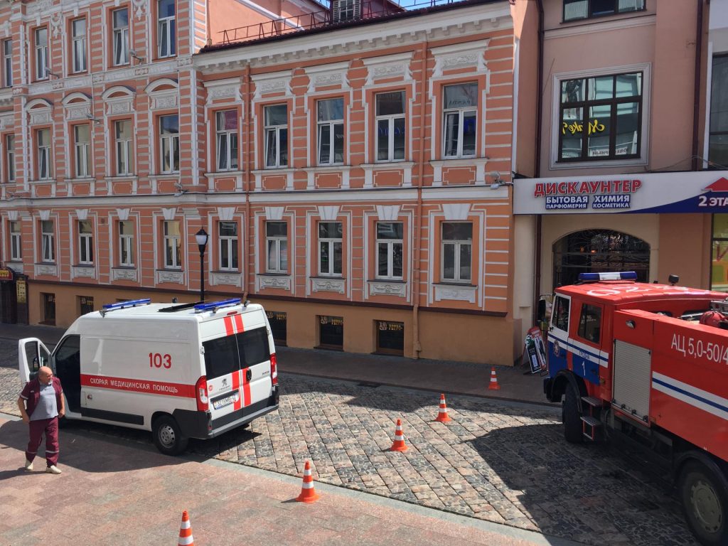 Перекрыта улица Советская. Работают саперы, МЧС и скорая (обновлено)