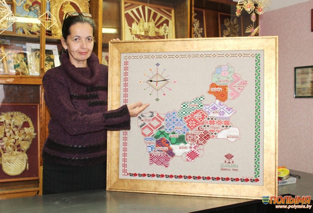 В Кореличах создали картину с аутентичным орнаментом каждого района