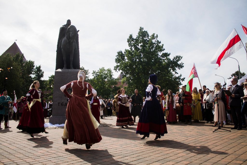 ФОТО: В Лиде открыли памятник Гедимину