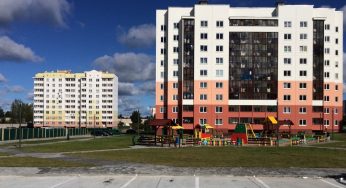 Первые гипермаркеты, реконструкция Советской, новый стадион и борьба с озеленением: как застраивался Гродно