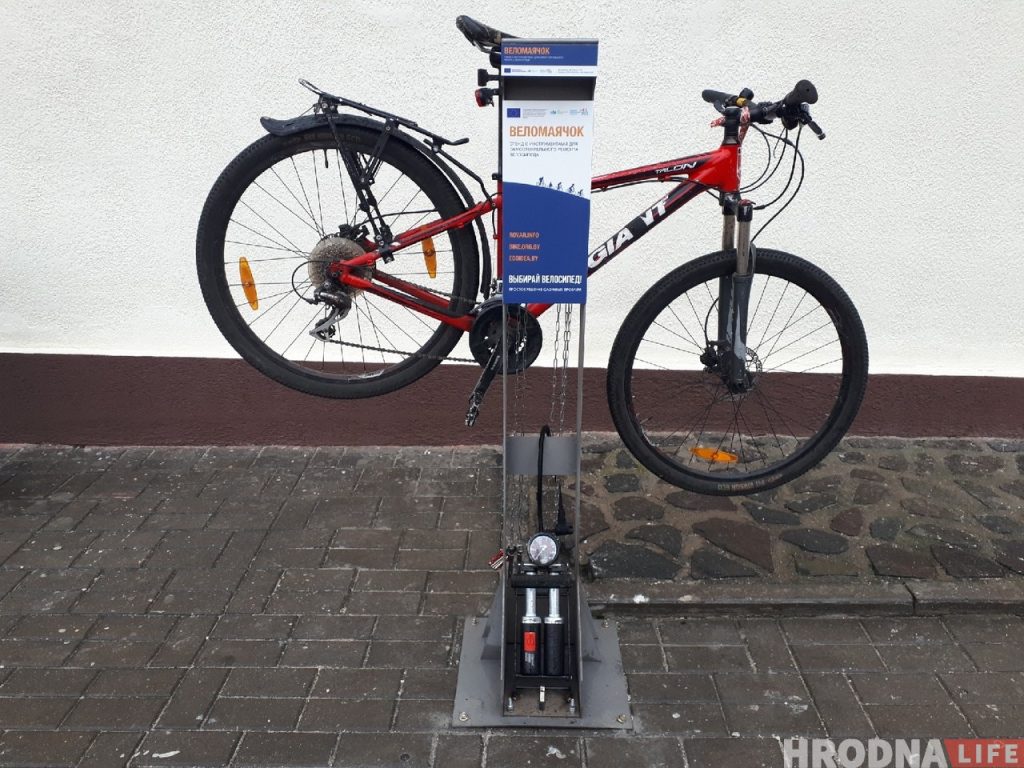 «Вандалов предупреждаем – никакой пощады». В центре Гродно появилась бесплатная веломастерская