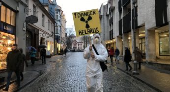 Белорусские анархисты провели в Вильнюсе перформанс против Островецкой АЭС