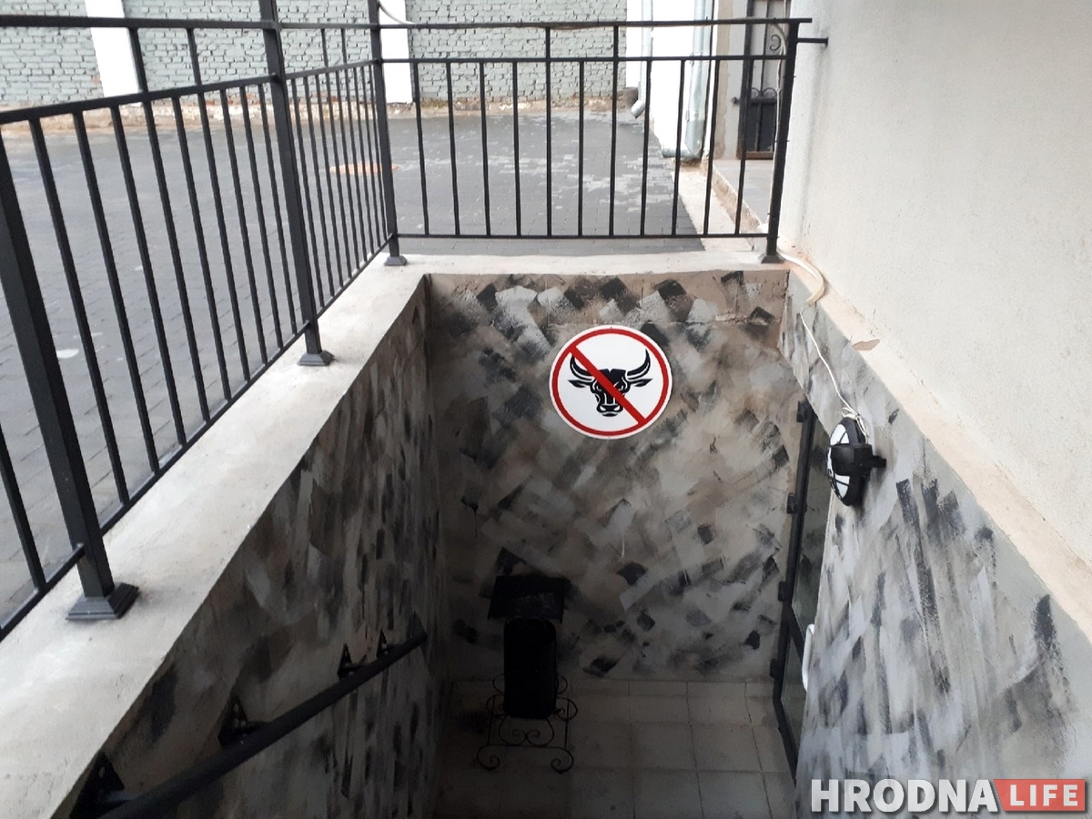 «Махровой попсы здесь точно не будет». На Мостовой в подвалах открылось Dj Cafe