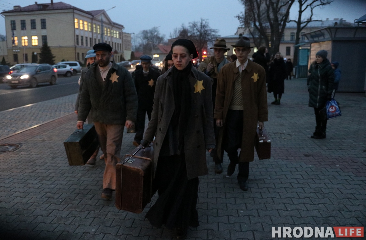 "Молчаливый" перформанс в память жертв Холокоста прошел в Гродно