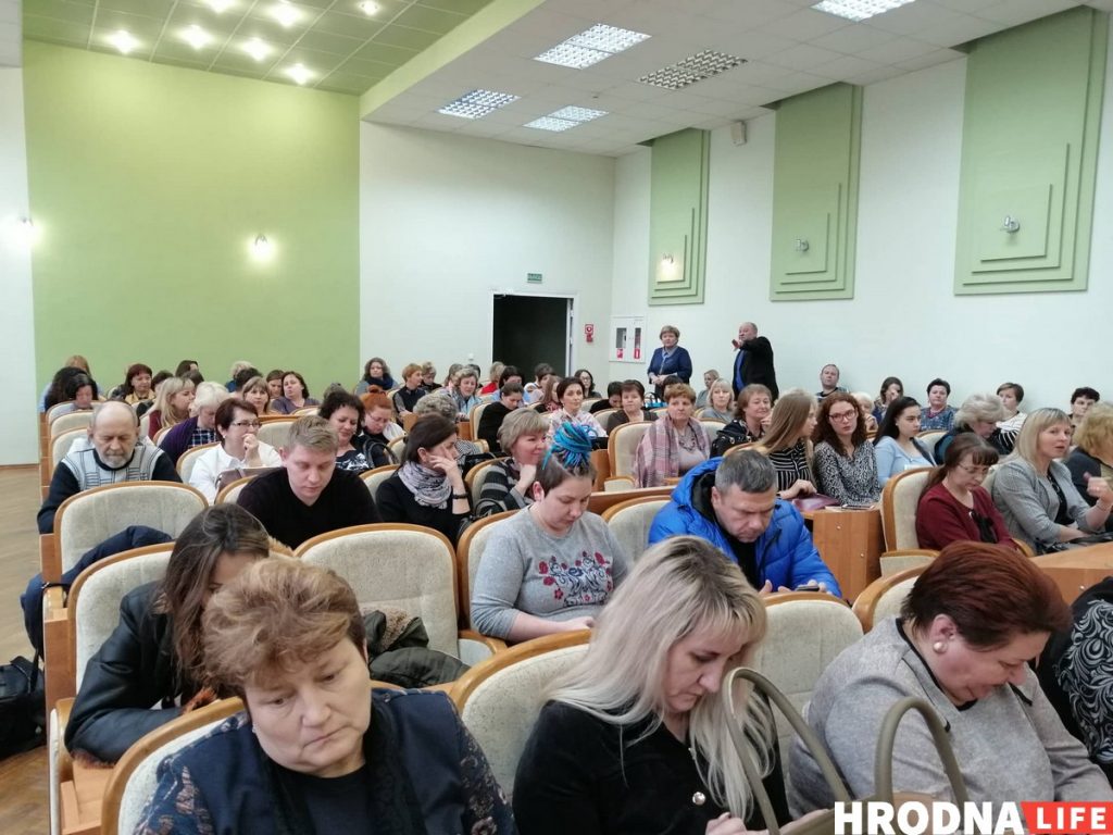 «Освободить, потому что инвалид». Мужчину, который 2 месяца скрывался с сыном в России, не накажут за избиение жены