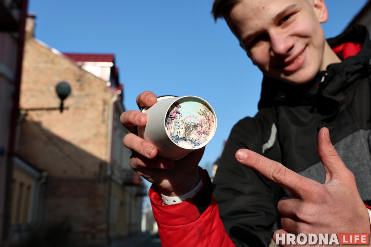 На донышке: гродненец рисует достопримечательности города на стаканчиках из-под кофе На донышке: гродненец рисует достопримечательности города на стаканчиках из-под кофе