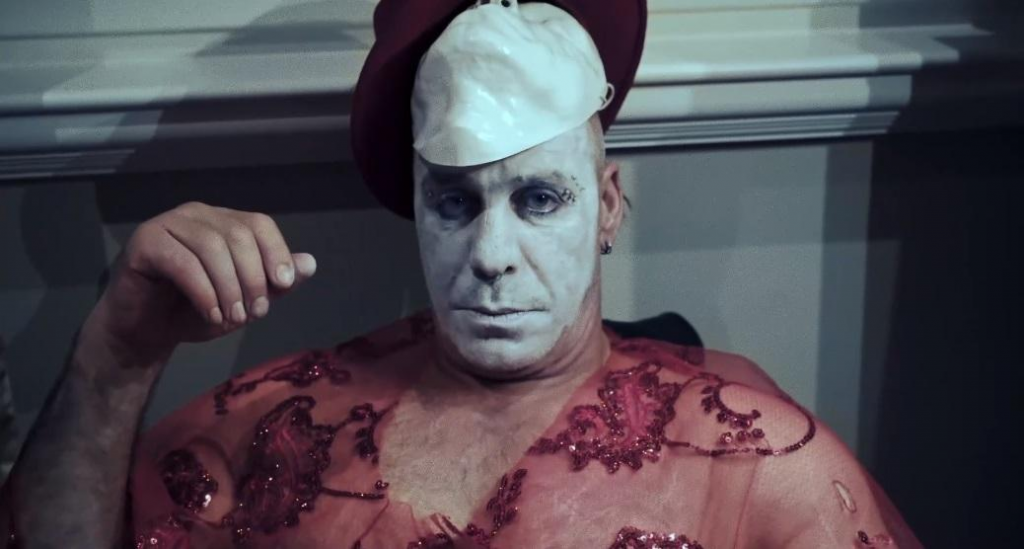 Что сейчас с Тиллем Линдеманом, у которого подозревали коронавирус Что сейчас с Тиллем Линдеманом, у которого подозревали коронавирус