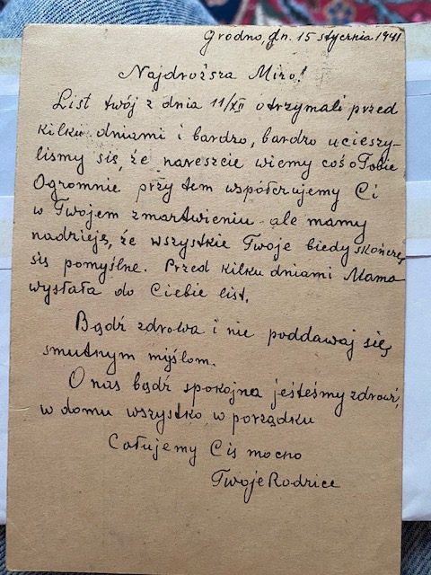 "Бабушка перед смертью сказала, что она еврейка". В Париже нашли письма  из Гродно 1930-40-х