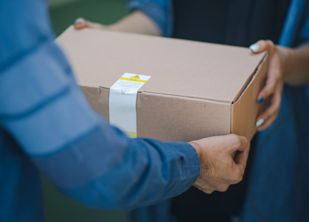 В Беларуси отменили месячные лимиты на посылки из-за границы