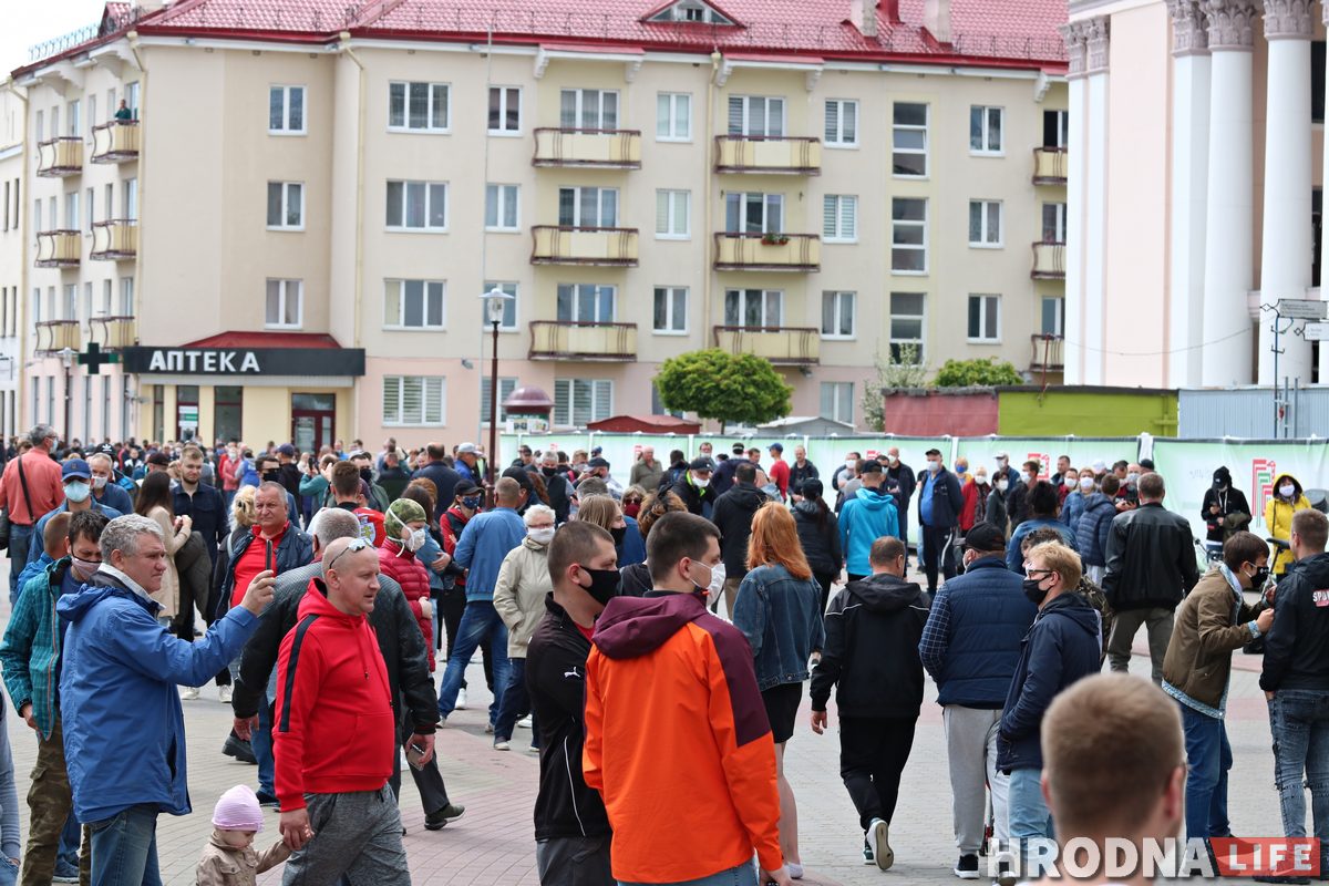 У Гродне сотні людзей прыйшлі на пікеты праціўнікаў Лукашэнкі