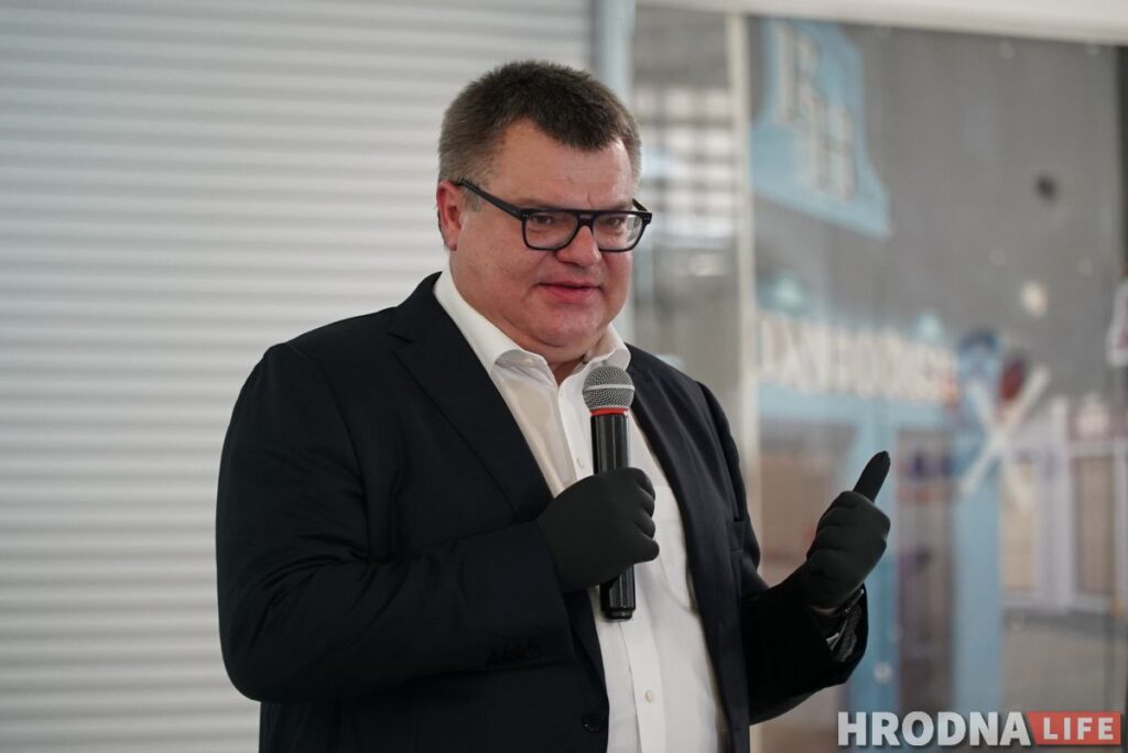 “Не идти на выборы – проголосовать за власть”. Виктор Бабарико собрал на встрече 250 гродненцев Виктор Бабарико Віктар Бабарыка