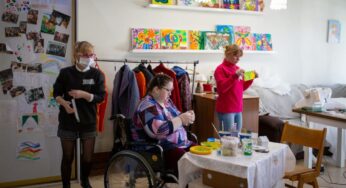 “Все идет к ликвидации”. Гродненский хоспис получил новый судебный иск: за использование коридора детской поликлиники