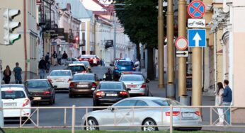 Забирали телефоны и автомобили. В Гродно милиция задержала участников автопробега и случайных людей