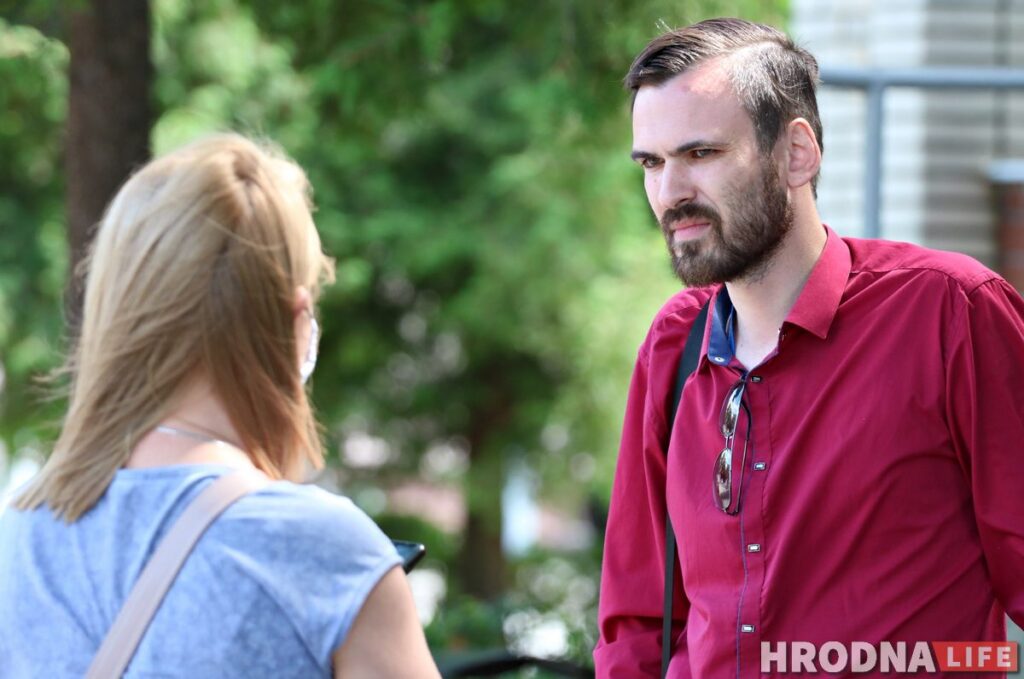 «Машину вернуть, флаги уничтожить». В Гродно осудили Владимира Родченко Владимир Родченко во время перерыва в суде. Фото: Руслан Кулевич