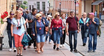 «Граница пустая». Первая за несколько месяцев группа иностранных туристов приехала в Гродно