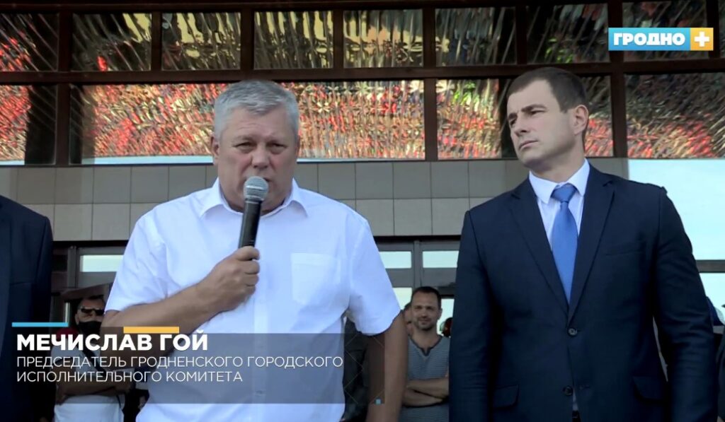 Мэр Гродно выходить на площадь не планирует, но попросил отпустить задержанных Мэр Гродно выходить на площадь не планирует, но попросил отпустить задержанных