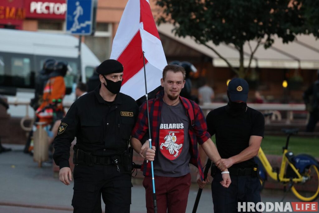 УВД, СИЗО и врачи Гродно засекретили количество задержанных и избитых ОМОНом в городе