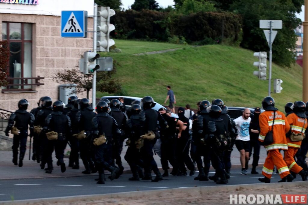 СК: на насилие пожаловалось 100 протестующих и 15 силовиков в Гродненской области СК: на насилие пожаловалось 100 протестующих и 15 силовиков в Гродненской области