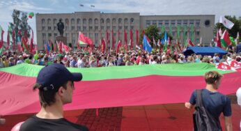 “60% фото — фейки”, “вы их простите”. Лукашенко в Гродно пояснил действия ОМОНа и рассказал о гибридной войне против Беларуси