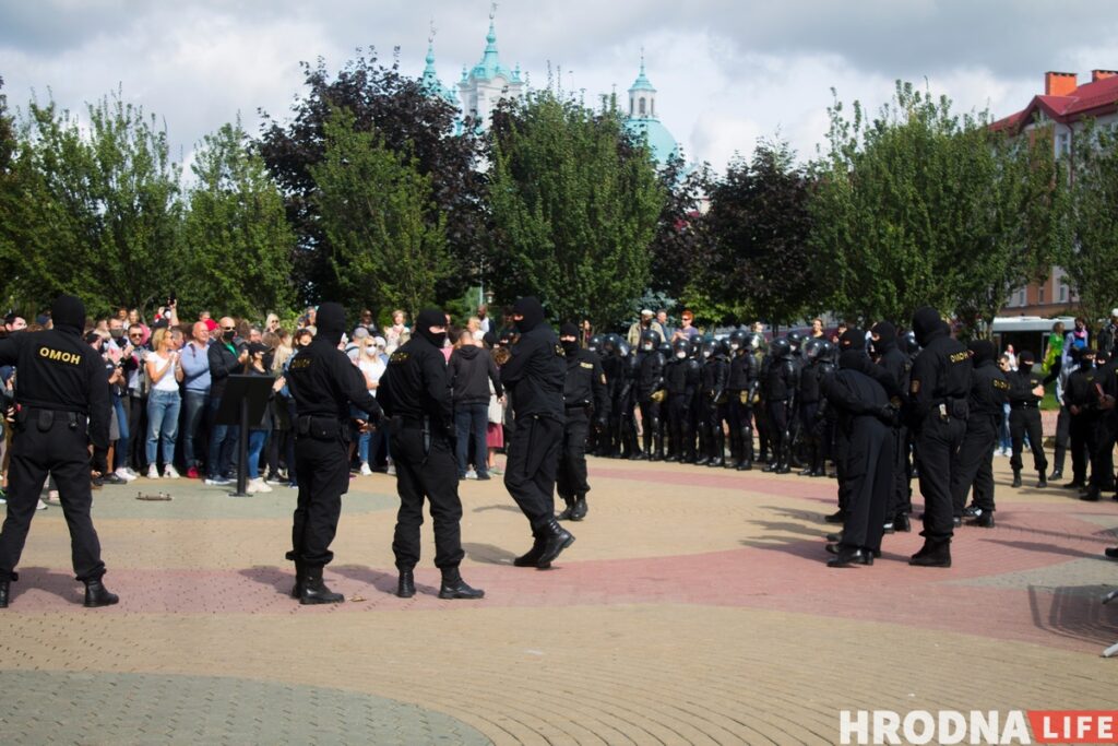 Десятки задержаний, газ и удушения. Как протестовал Гродно 6 сентября Десятки задержаний, газ и удушения. Как протестовал Гродно 6 сентября