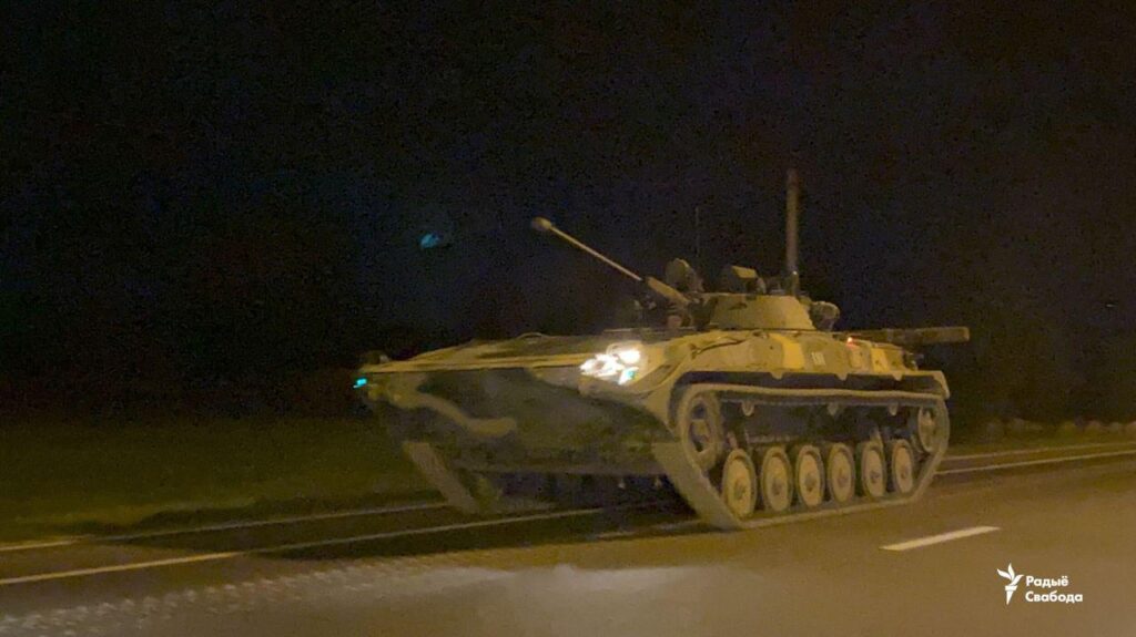 Как колонна военной техники ехала по Гродно