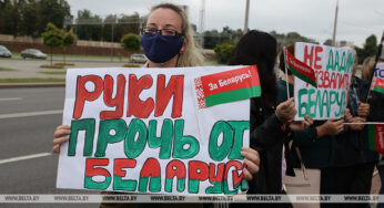 Ветераны Гродно пришли к польскому консульству заявить об иностранном вмешательстве