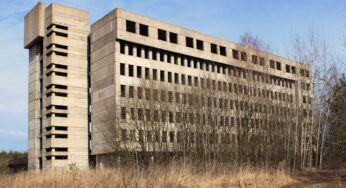 Была частью грандиозного проекта позднего СССР. В Сморгони за 27 рублей продается семиэтажная гостиница