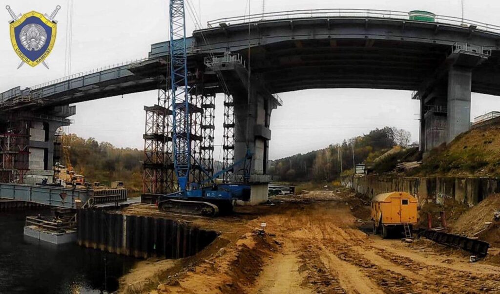 В Гродно парень разбился, упав с моста