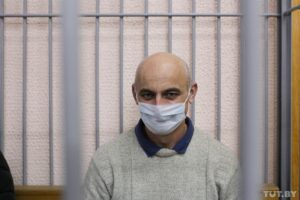 Дантисту, портившему зубы пациентам ради платных услуг, грозит тюрьма