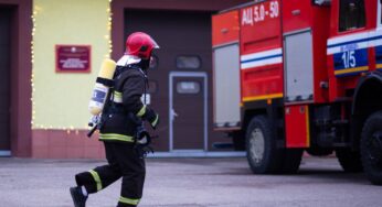 Спасатель из Гродно в полном снаряжении принял участие в «Пробеге трезвости»