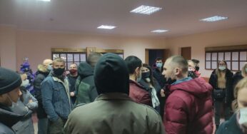 Четырех гродненцев начали судить за насилие над милиционерами у «Галактики». Их обвинили в преступном сговоре