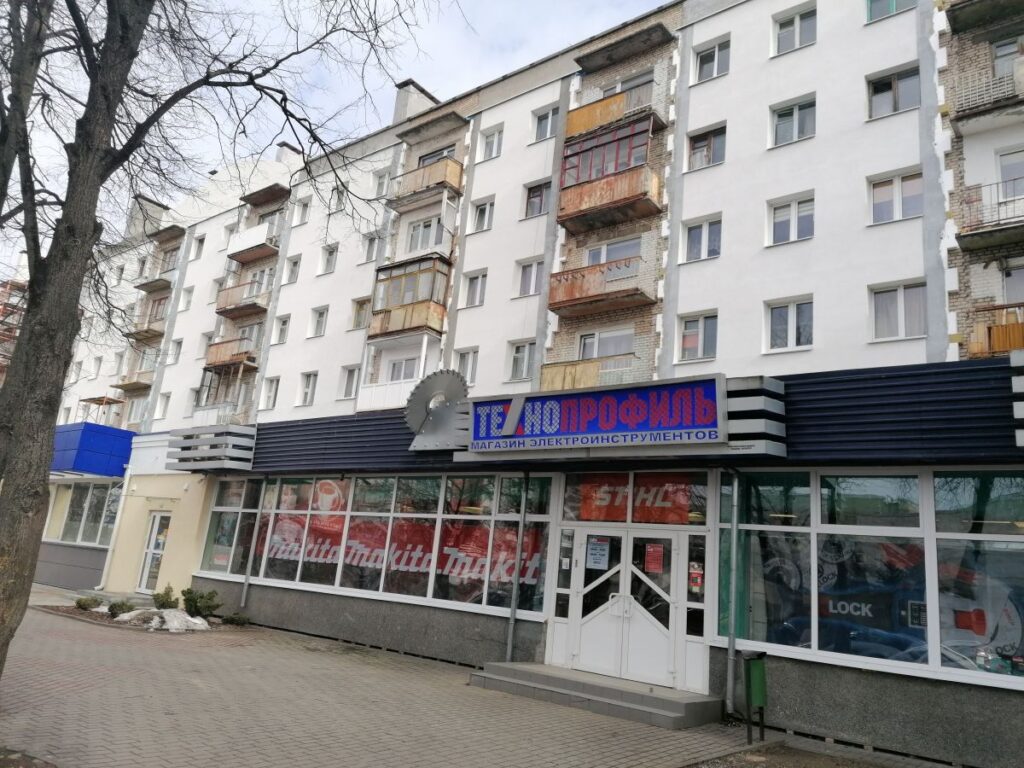 В Гродно упал балкон, а жильцы дома ничего не заметили В Гродно упал балкон, а жильцы дома ничего не заметили