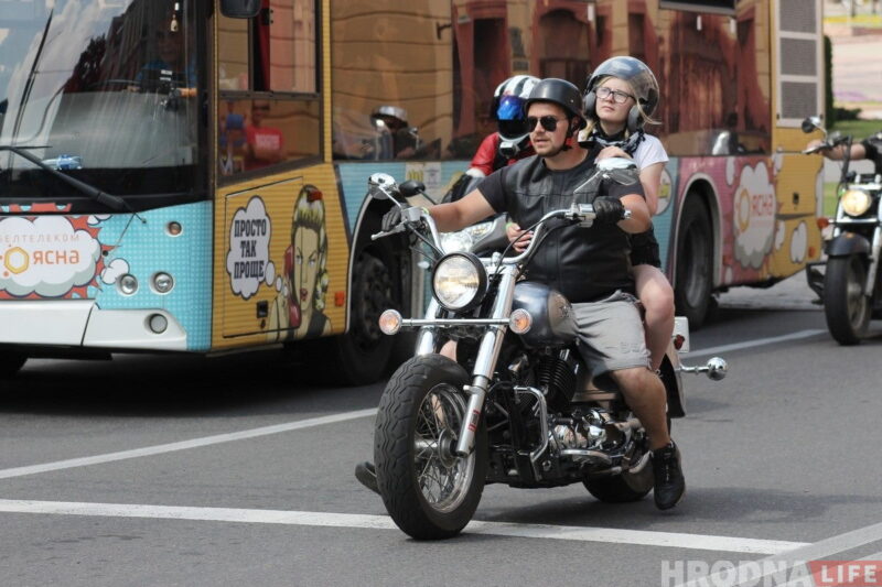 «Не вижу — не еду». Гродненские инструкторы-мотоциклисты, — о ключевых правилах для новичков Байкеры на улицах Гродно. Фото: Руслан Кулевич