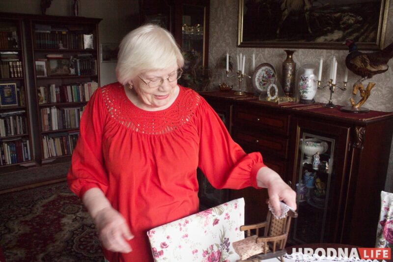 Шкаф из спичечного коробка, а рояль из Китая. Гродненка делает кукольные домики, которые не отличить от настоящих Шкаф из спичечного коробка, а рояль из Китая. Гродненка делает кукольные домики, которые не отличить от настоящих