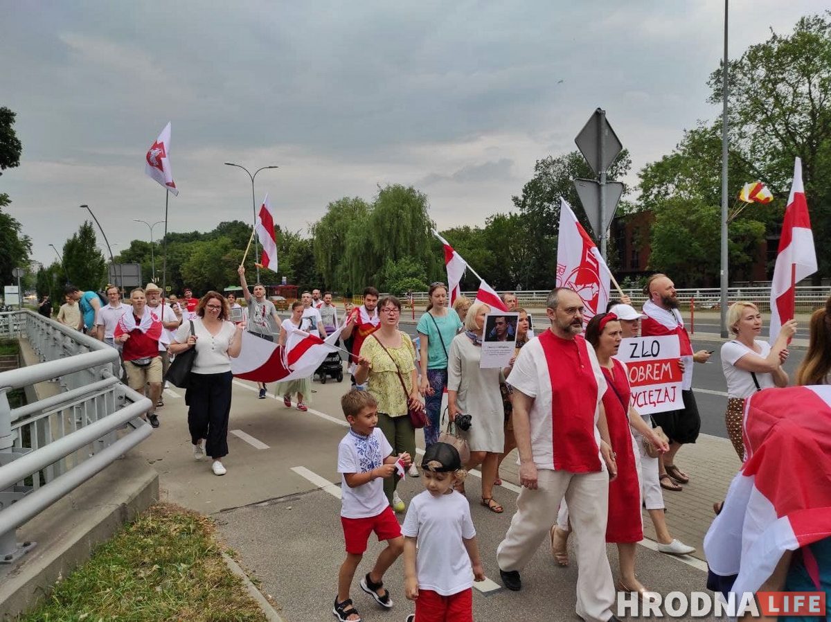Беларусы Белостока вышли на акцию солидарности