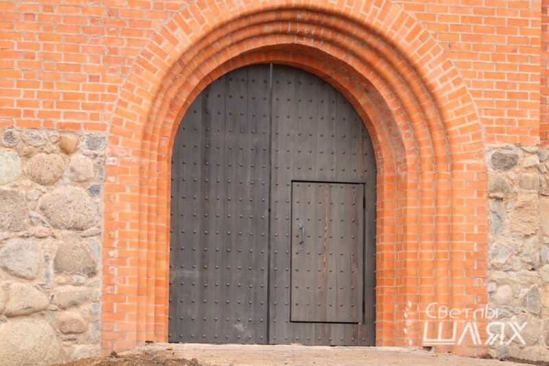 Экскурсовод едет 23 км ради 40 минут работы. В Крево для туристов открыли один из старейших замков ВКЛ Экскурсовод едет 23 км ради 40 минут работы. В Крево для туристов открыли один из старейших замков ВКЛ